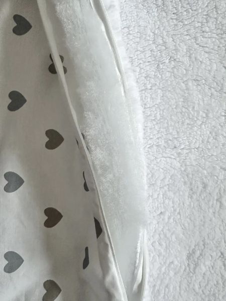 Зимовий теплий конверт-плед з хутра Тедді, 90х80 см, зі знімним утеплювачем, білий "Сердечки" 2632 фото